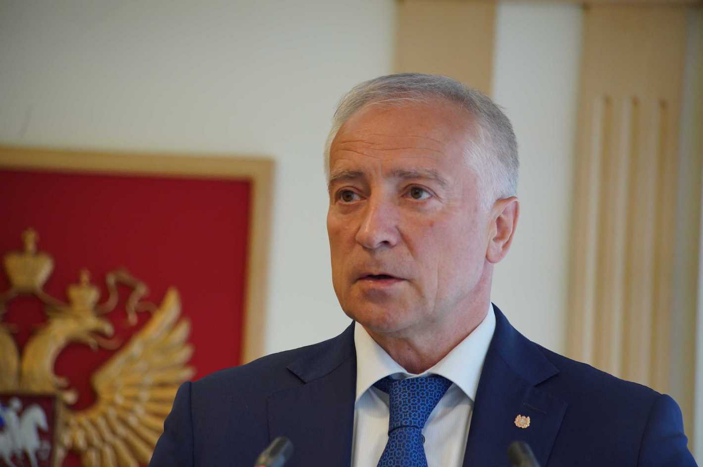 Глава региона Владимир Мазур представил областному парламенту принципы работы отраслевых штабов