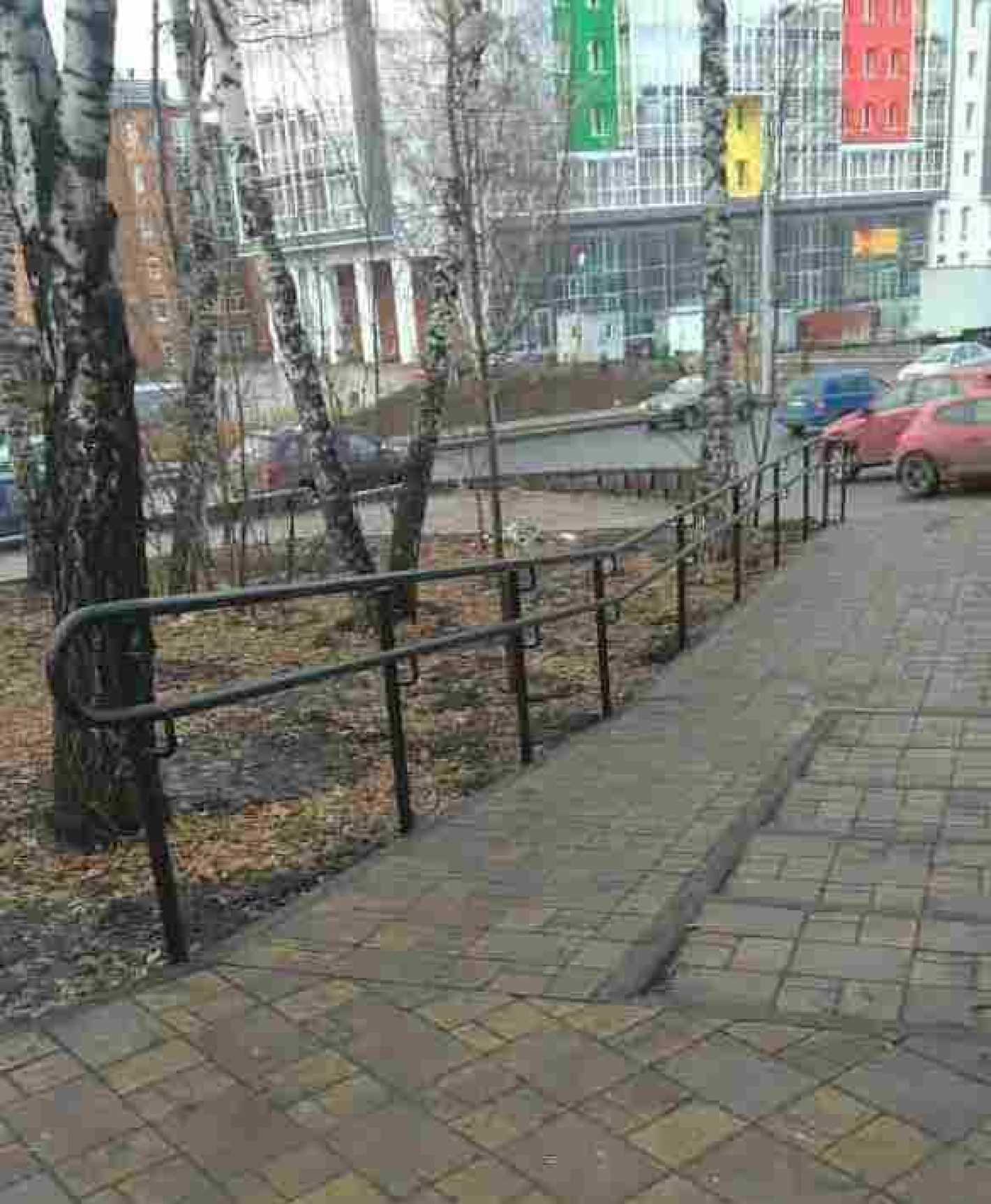Для удобства маломобильных томичей на ул. Красноармейской установлены поручни