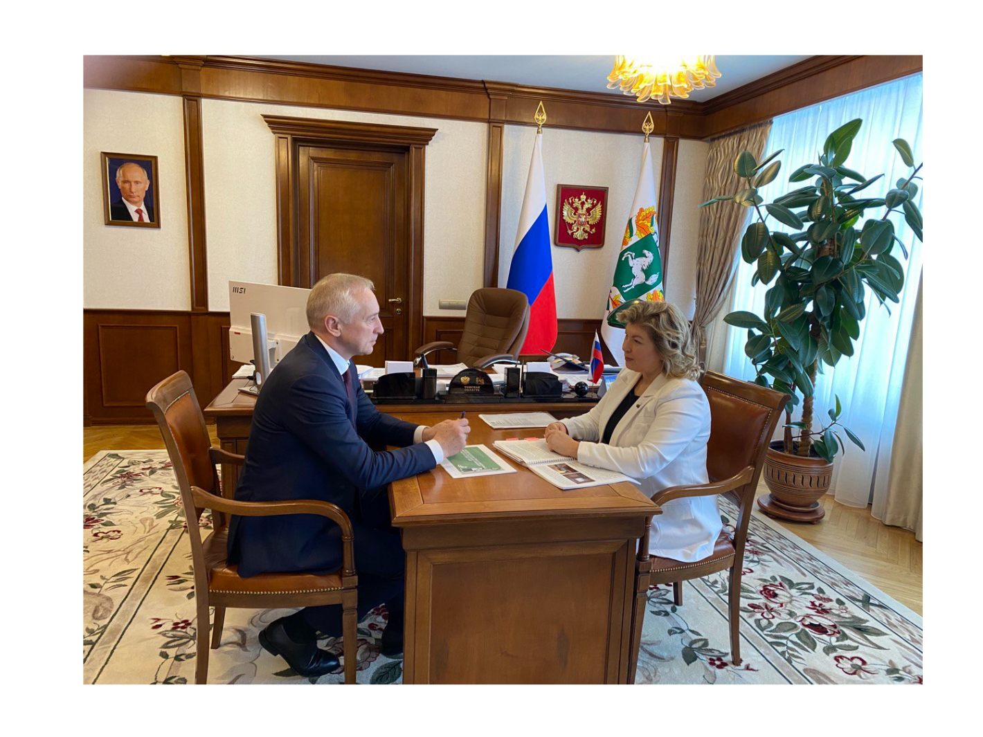 Губернатор Владимир Мазур принял доклад детского омбудсмена