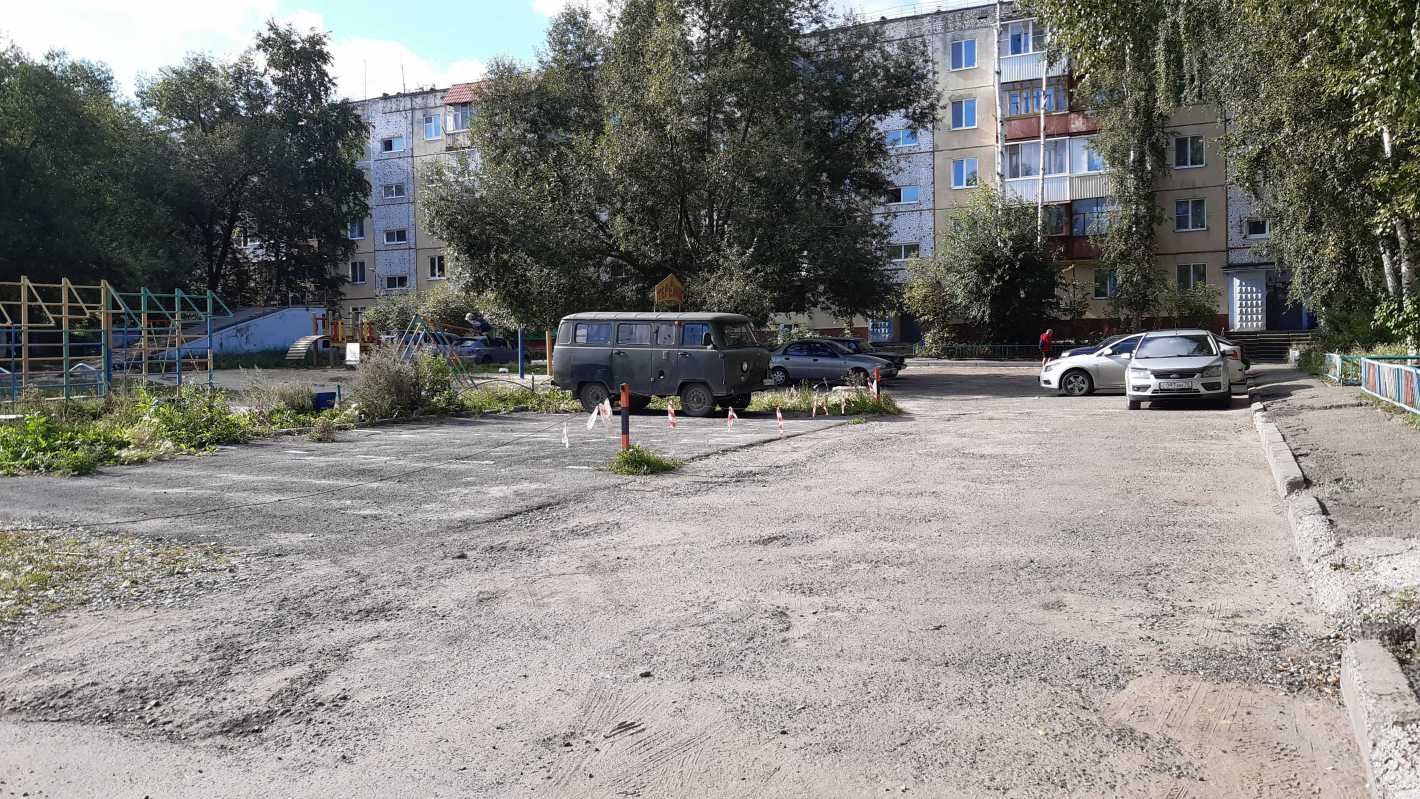 Дворовая территория по ул. Интернационалистов, 34